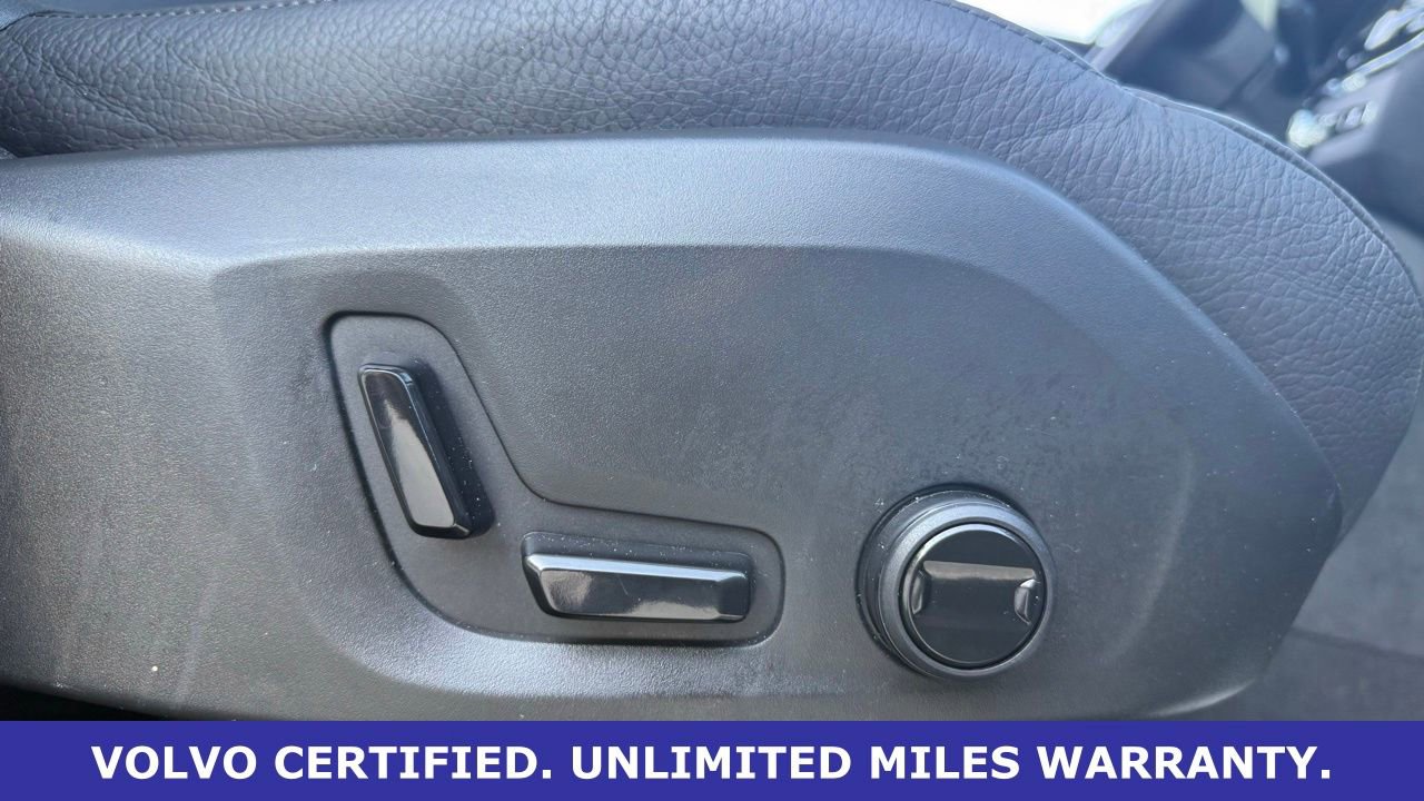 Certified 2025 Volvo XC60 B5 Plus AWD/4WD image 11