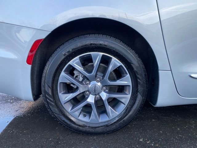 Used 2023 Chrysler Pacifica Pinnacle image 21