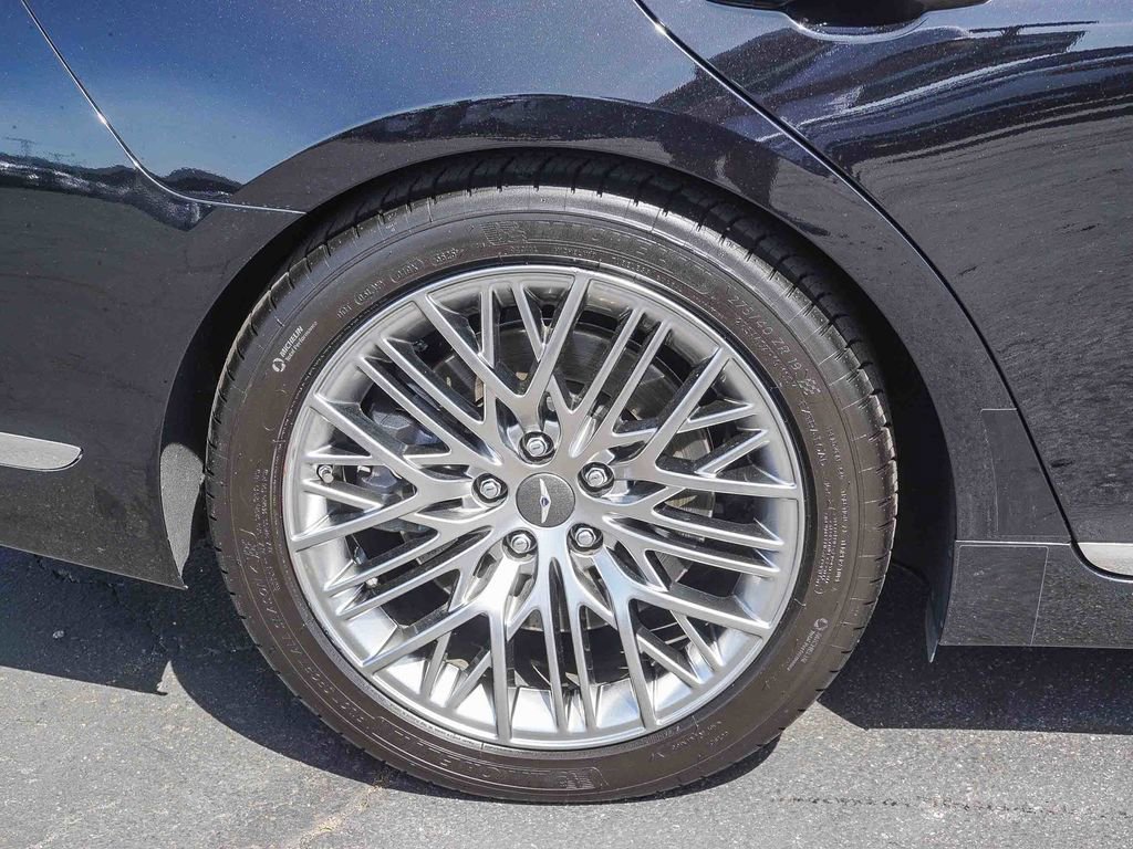 Used 2022 Genesis G90 5.0 Ultimate image 8