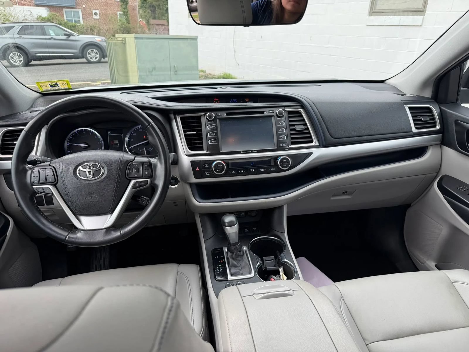Used 2019 Toyota Highlander XLE AWD/4WD image 14