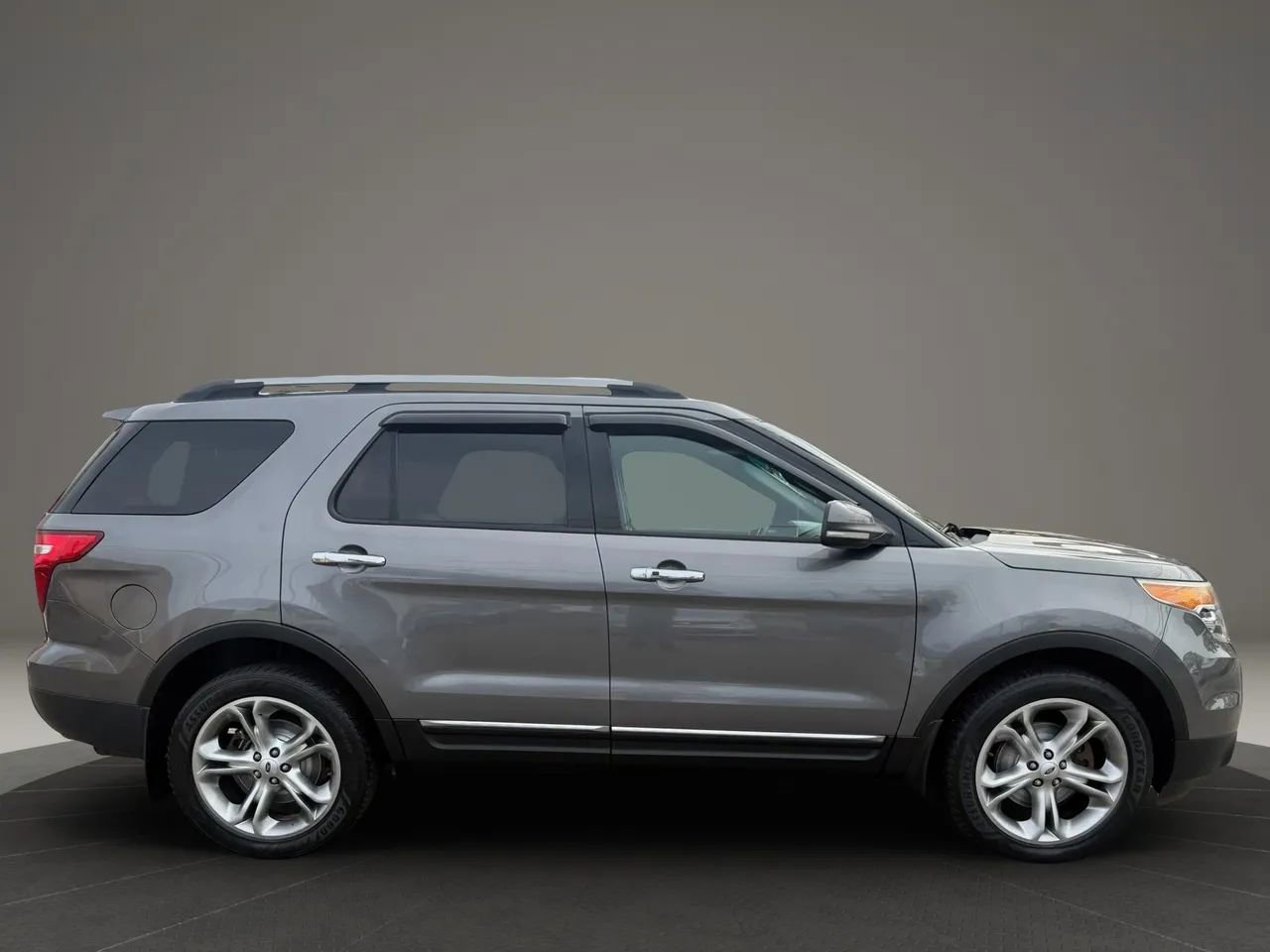 Used 2013 Ford Explorer Limited image 4