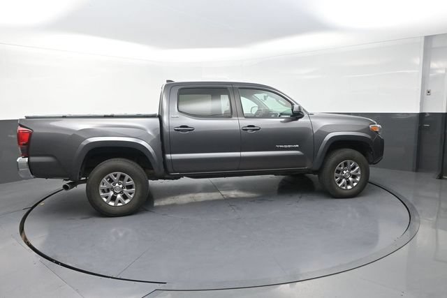 Used 2018 Toyota Tacoma SR5 RWD image 9