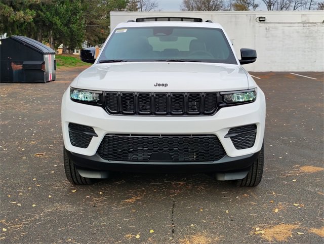 New 2025 Jeep Grand Cherokee Altitude image 36