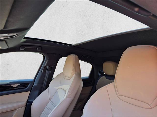 Used 2023 Porsche Cayenne Coupe AWD/4WD image 16