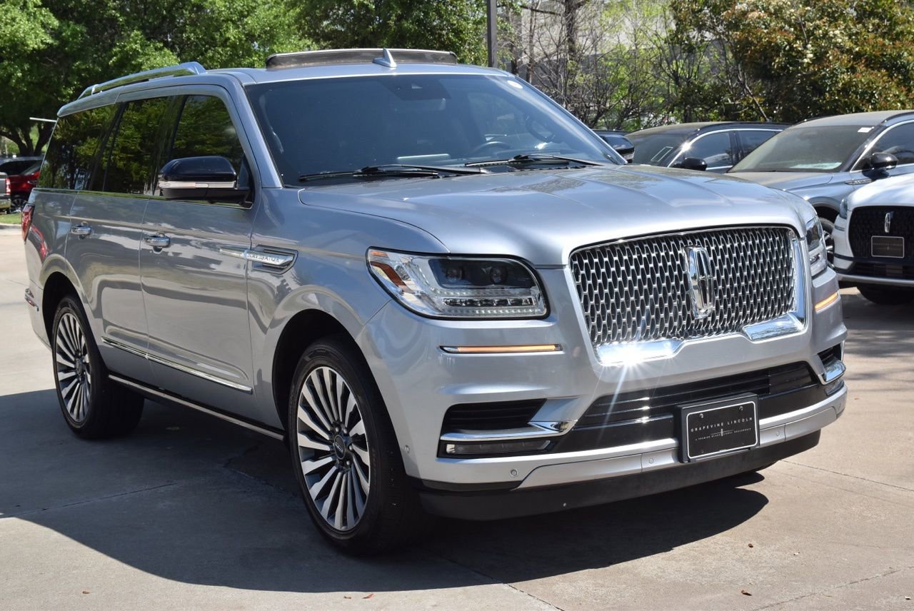Used 2021 Lincoln Navigator Reserve w/ Luxury Package image 4