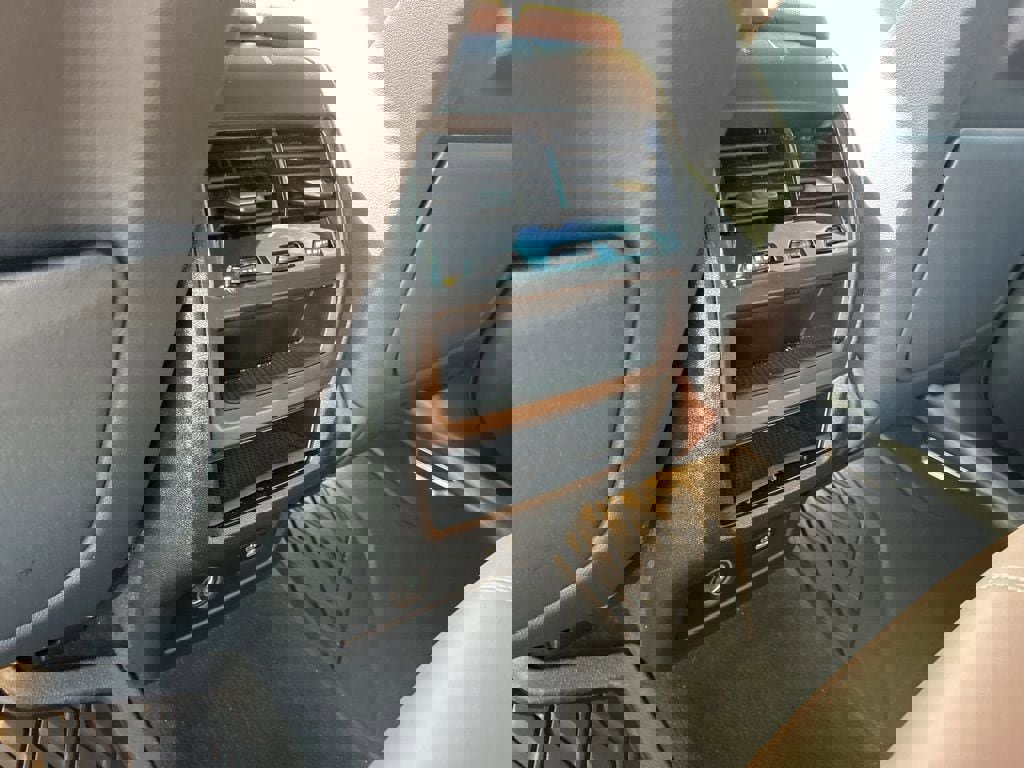 Used 2024 BMW X5 sDrive40i w/ M Sport Package image 17