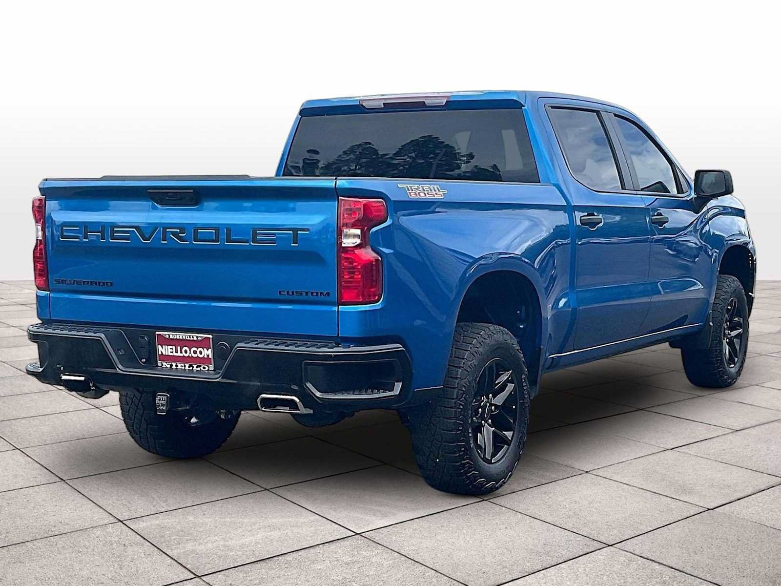 Used 2024 Chevrolet Silverado 1500 Custom Trail Boss w/ LPO, Dark Essentials Package AWD/4WD image 14