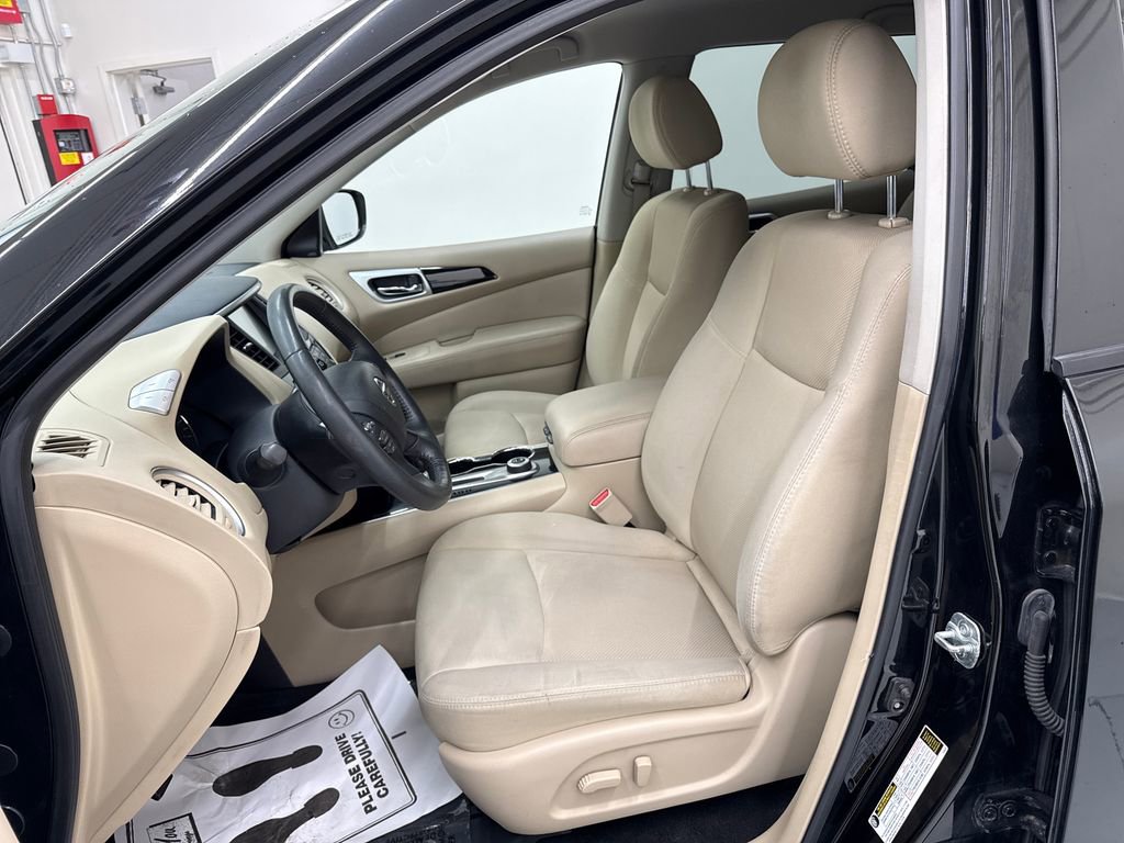 Used 2018 Nissan Pathfinder SV w/ SV Tech Package AWD/4WD image 13