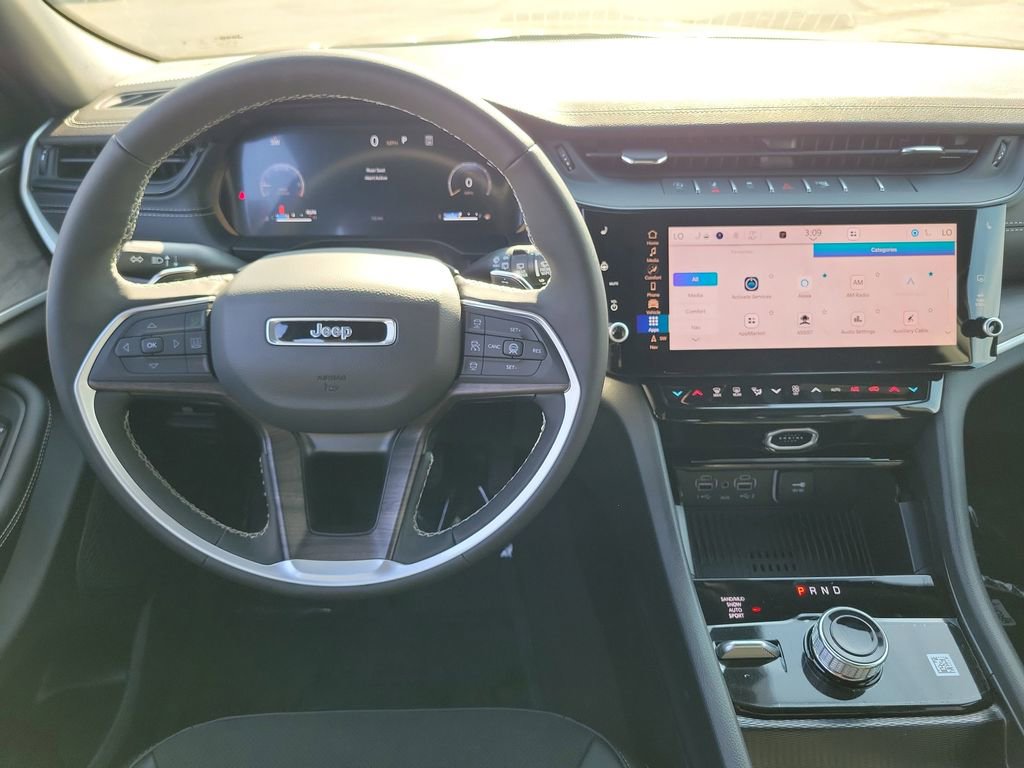 New 2026 Jeep Grand Cherokee Altitude AWD/4WD image 4