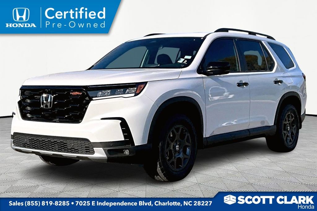 Certified 2025 Honda Pilot TrailSport image 3