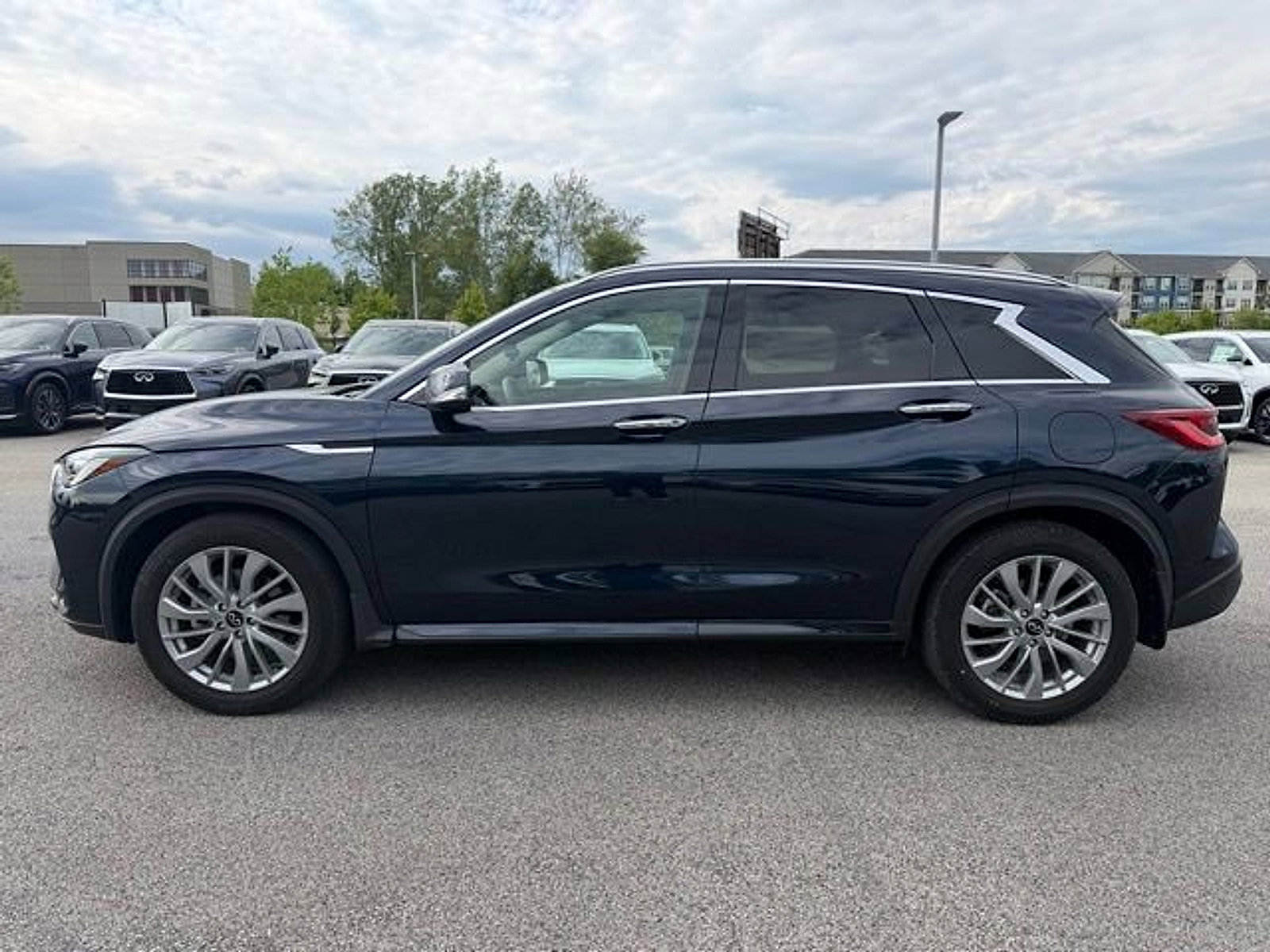 Certified 2023 INFINITI QX50 Luxe AWD/4WD image 4
