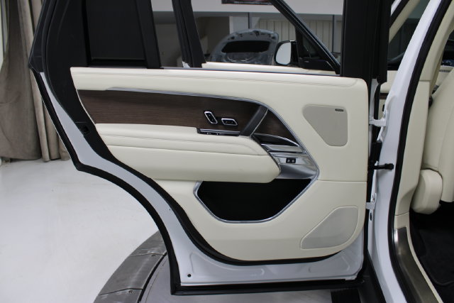 Used 2024 Land Rover Range Rover Long Wheelbase SE AWD/4WD image 40