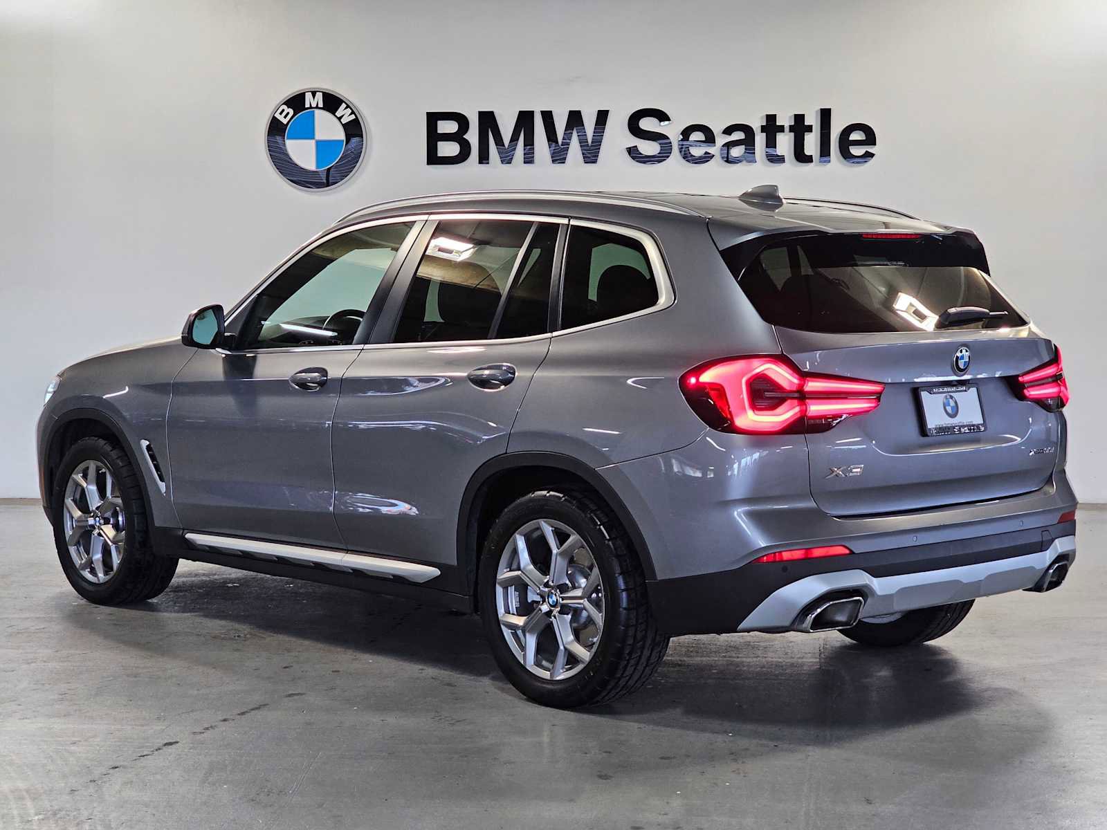 Used 2024 BMW X3 xDrive30i w/ Convenience Package image 4