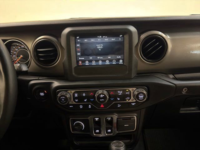 Used 2019 Jeep Wrangler Sport image 23