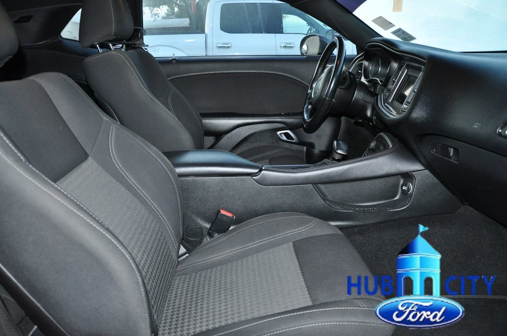 Used 2019 Dodge Challenger SXT image 12
