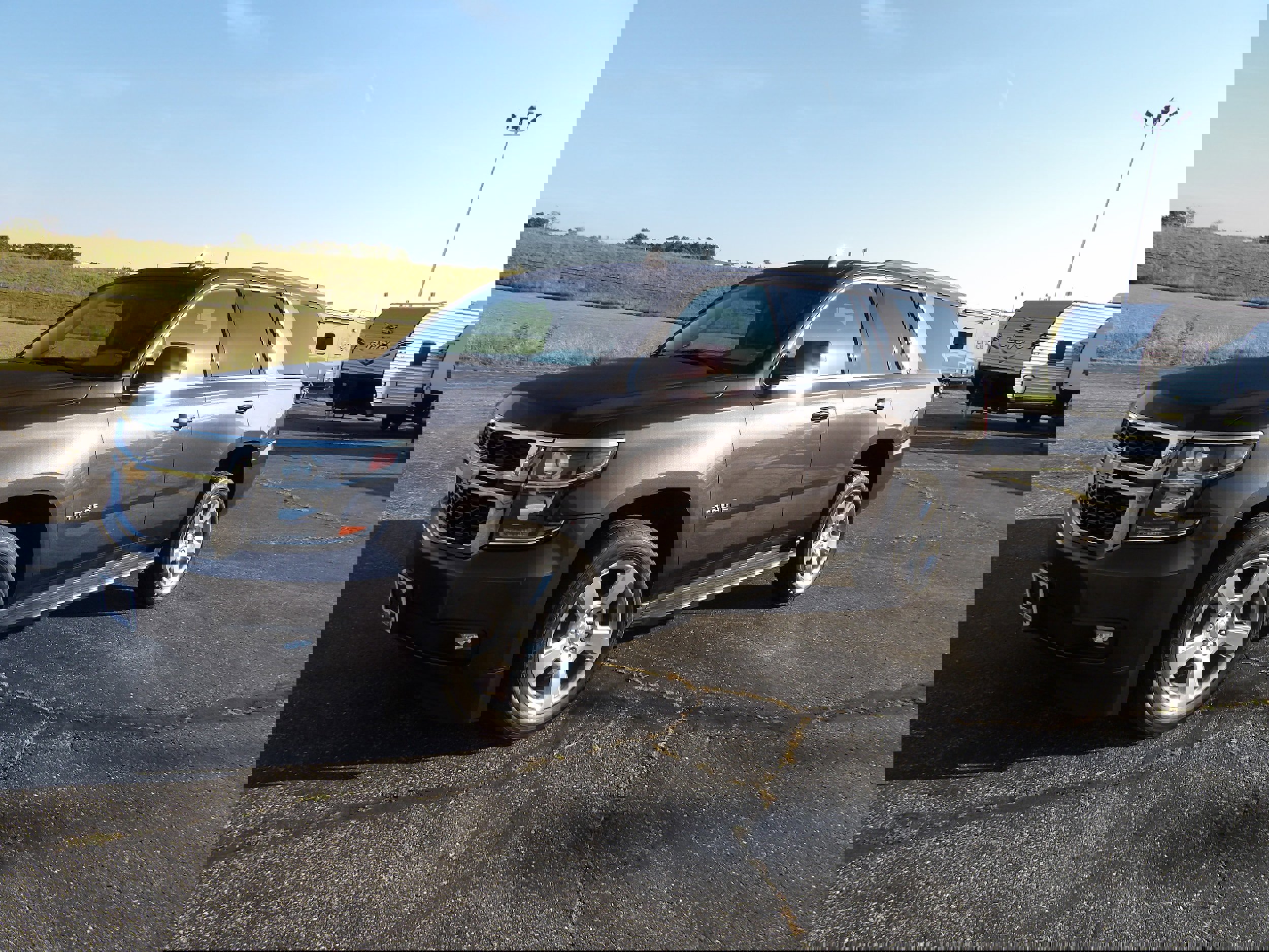 Used 2018 Chevrolet Tahoe LT w/ Luxury Package image 2