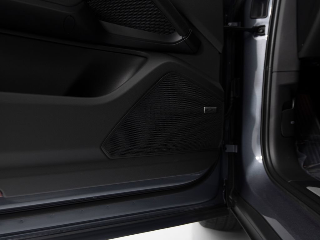 New 2026 Porsche Cayenne Coupe AWD/4WD image 19
