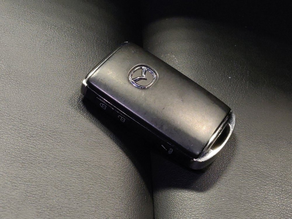 Used 2023 MAZDA MAZDA3 s image 32