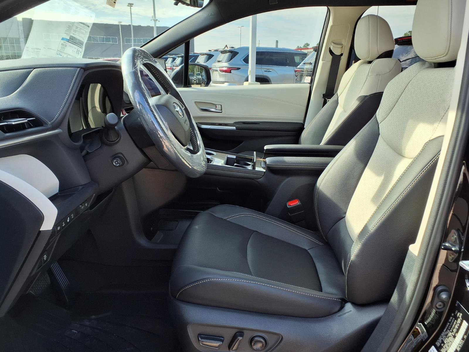 New 2026 Toyota Sienna Platinum AWD/4WD image 14