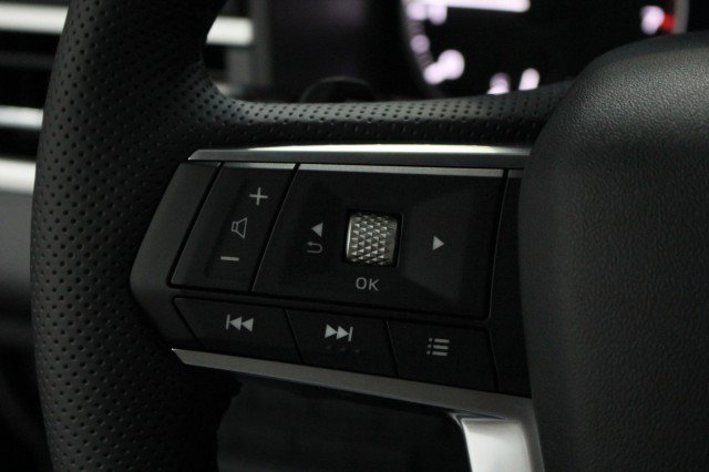 New 2026 Mitsubishi Outlander LE FWD image 9