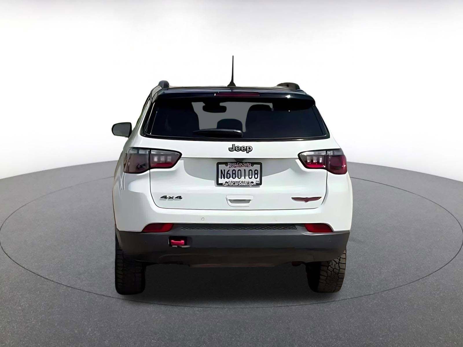 Used 2025 Jeep Compass Trailhawk image 12