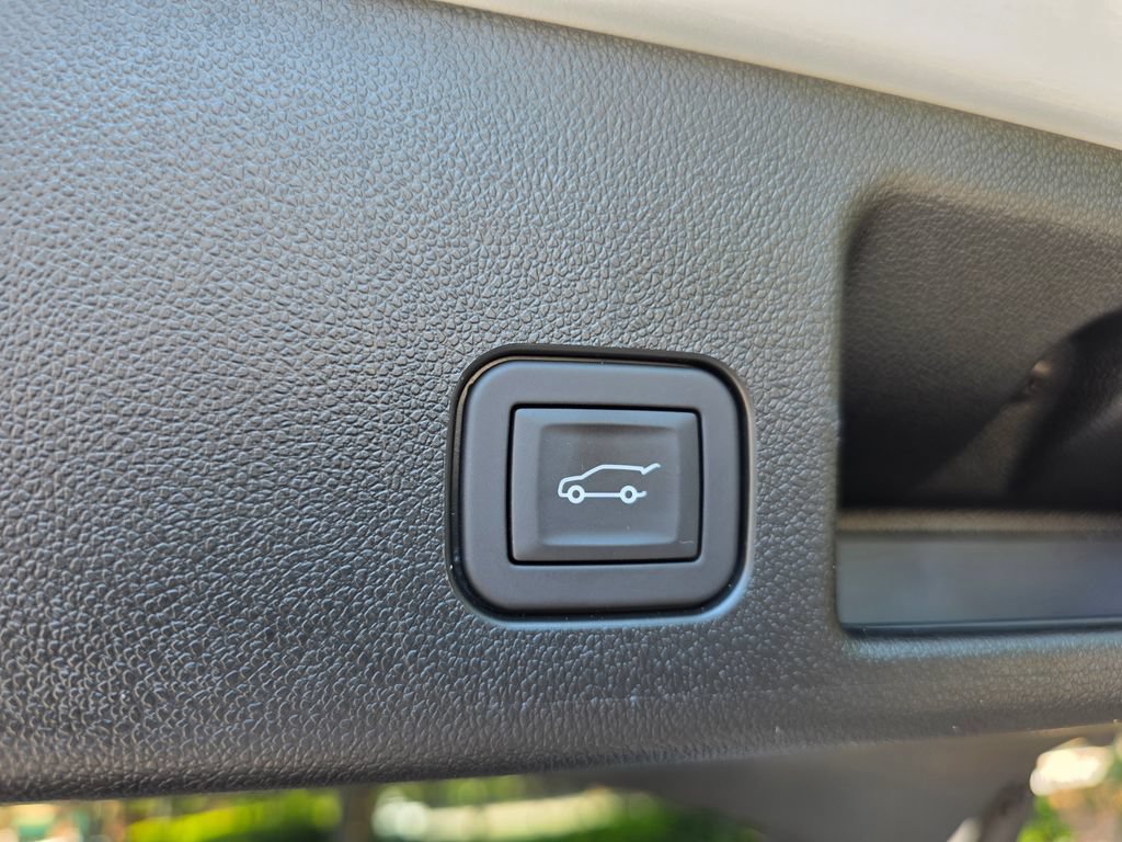 Certified 2024 Chevrolet Equinox EV LT FWD image 34