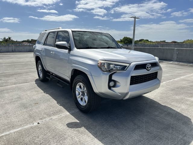 Used 2018 Toyota 4Runner SR5 AWD/4WD image 17