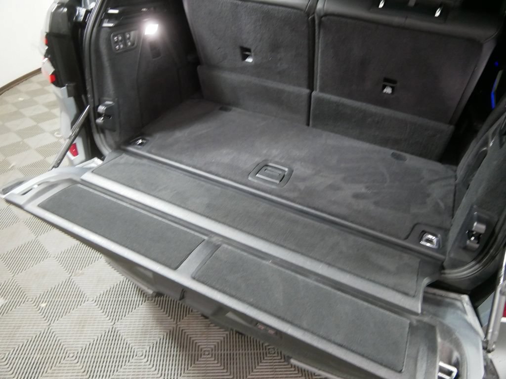 Used 2024 BMW X7 M60i AWD/4WD image 7