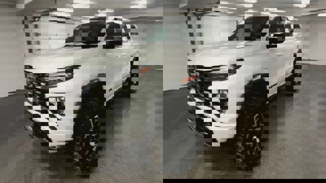 Certified 2024 GMC Canyon AT4X image 4