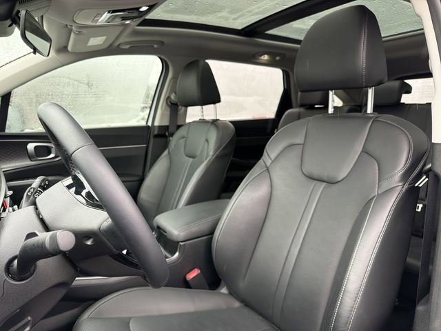 Used 2025 Kia Sorento S w/ Panoramic Sunroof Package image 9