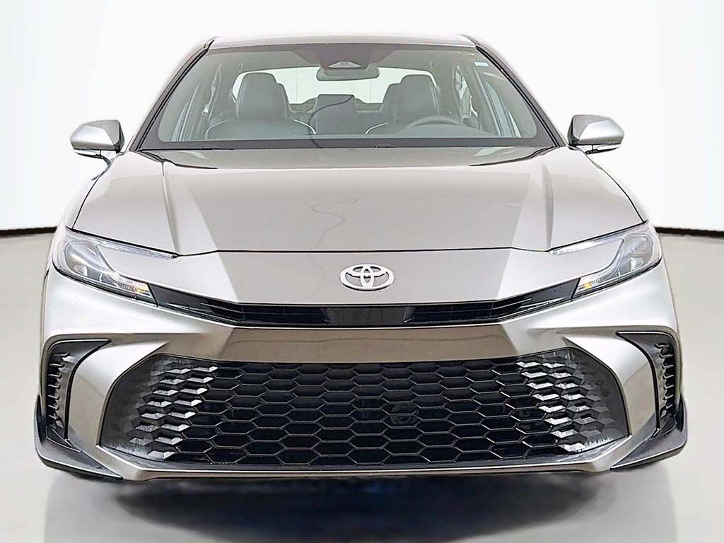 Used 2026 Toyota Camry SE FWD image 12