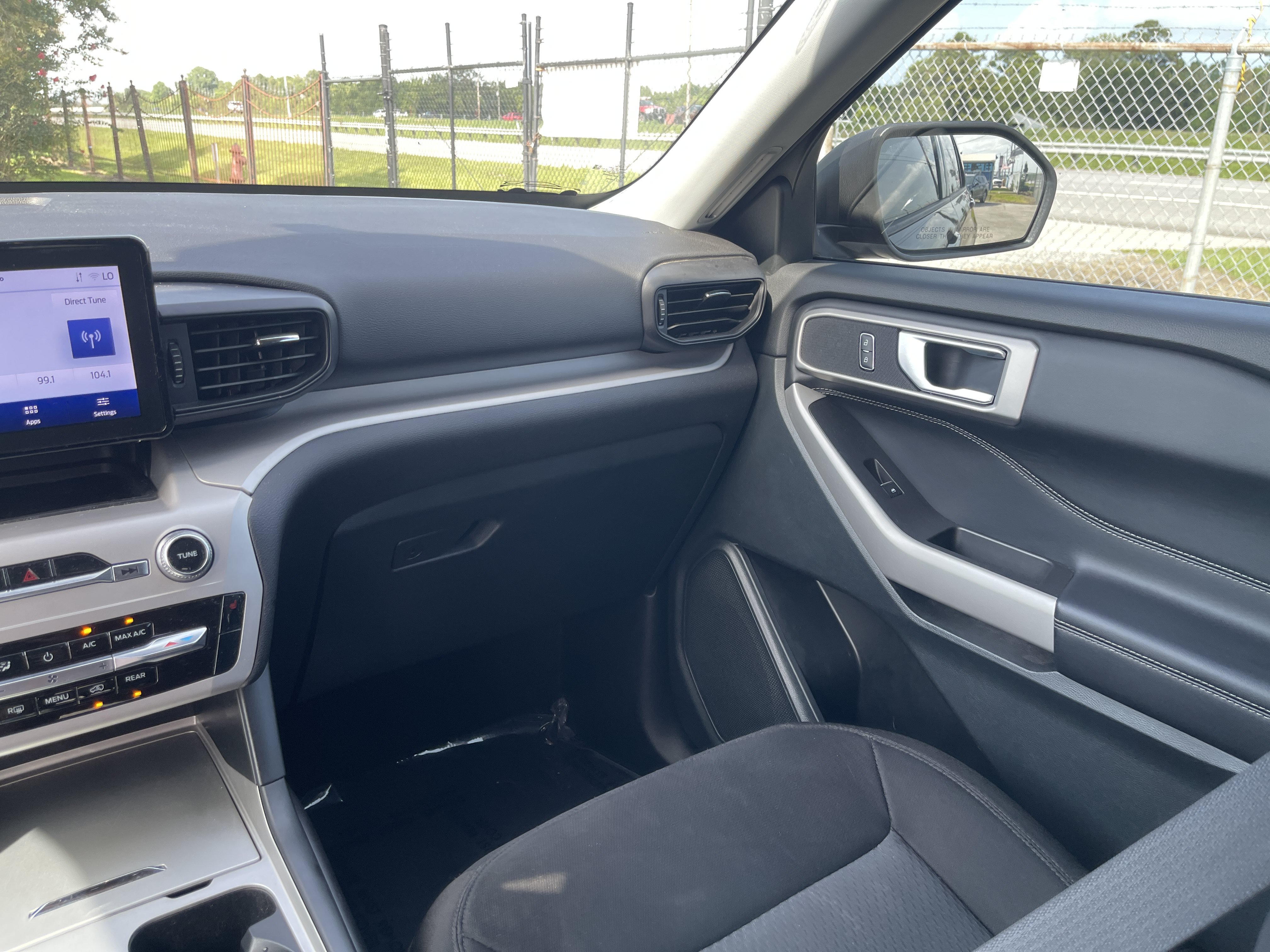 Used 2024 Ford Explorer XLT RWD image 30