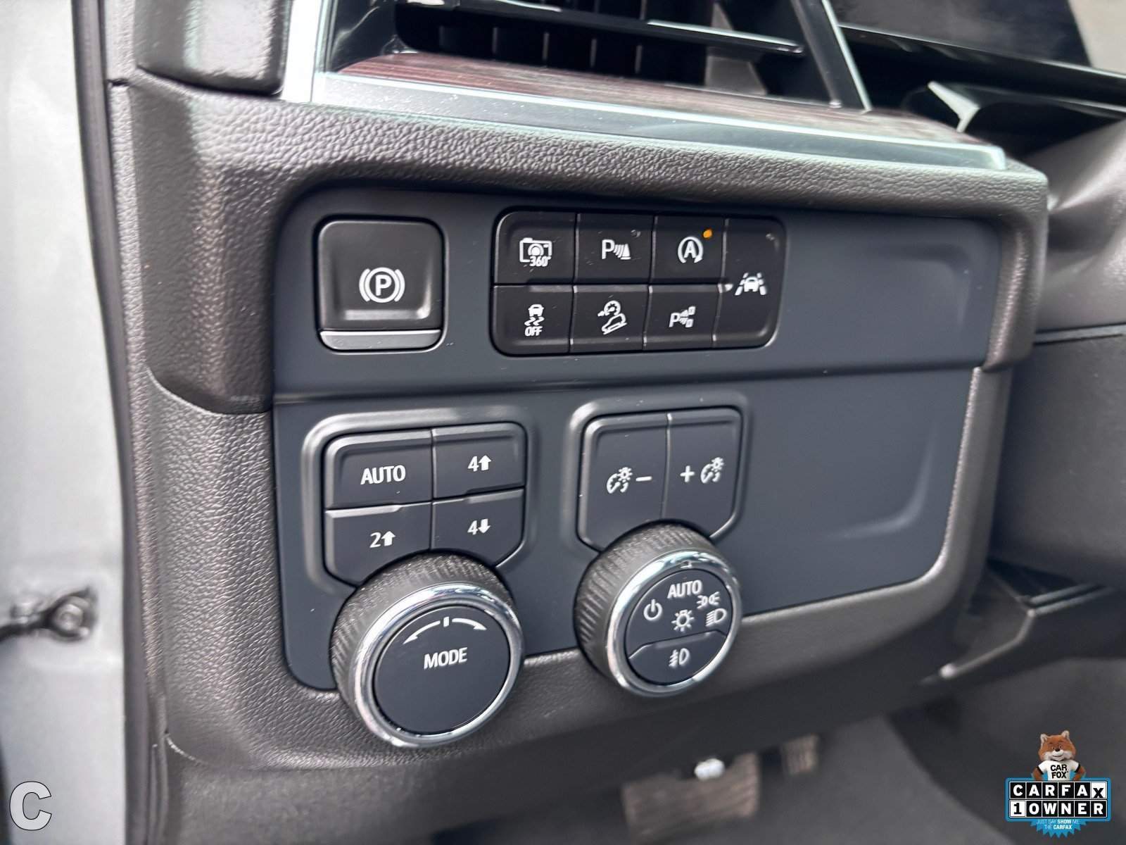 Used 2025 Chevrolet Tahoe Z71 w/ Comfort Package AWD/4WD image 21