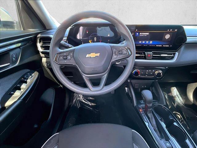 Used 2025 Chevrolet TrailBlazer LT FWD image 7