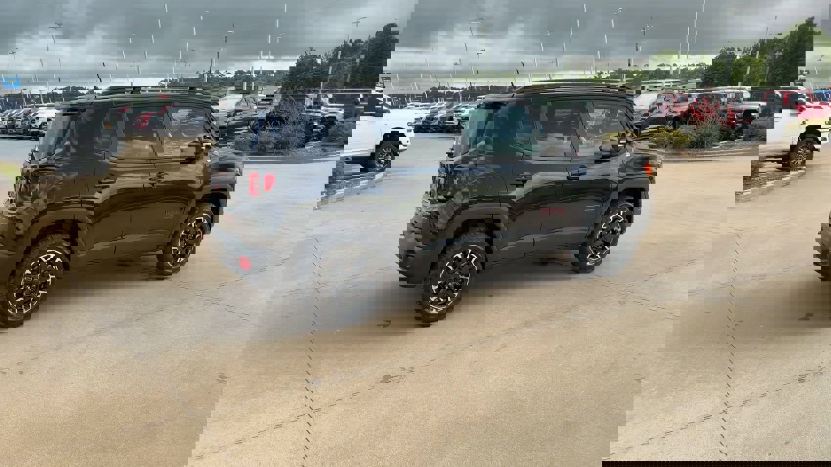 Used 2023 Jeep Renegade Trailhawk image 8