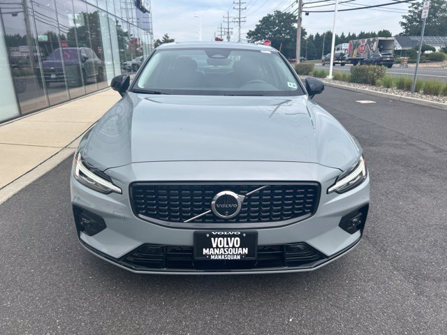 Used 2025 Volvo S60 B5 Plus AWD/4WD image 7