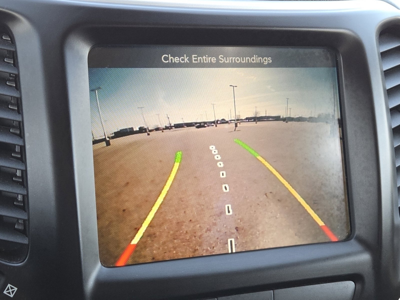 Used 2018 Jeep Cherokee Trailhawk w/ Cold Weather Group AWD/4WD image 10