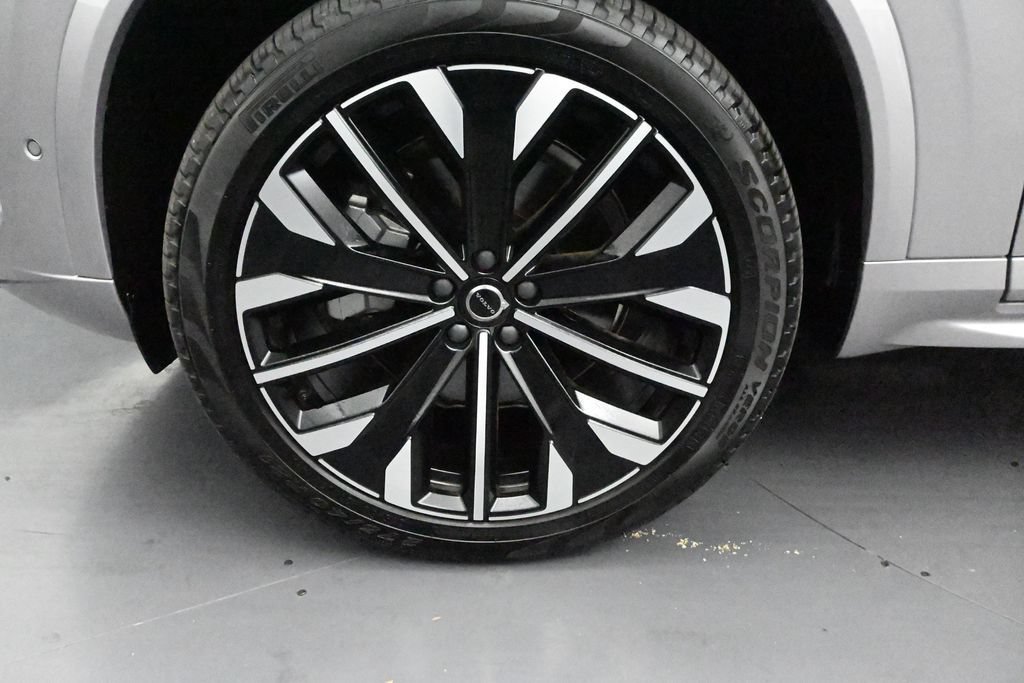 New 2026 Volvo XC90 B6 Plus w/ Protection Package Premier AWD/4WD image 9