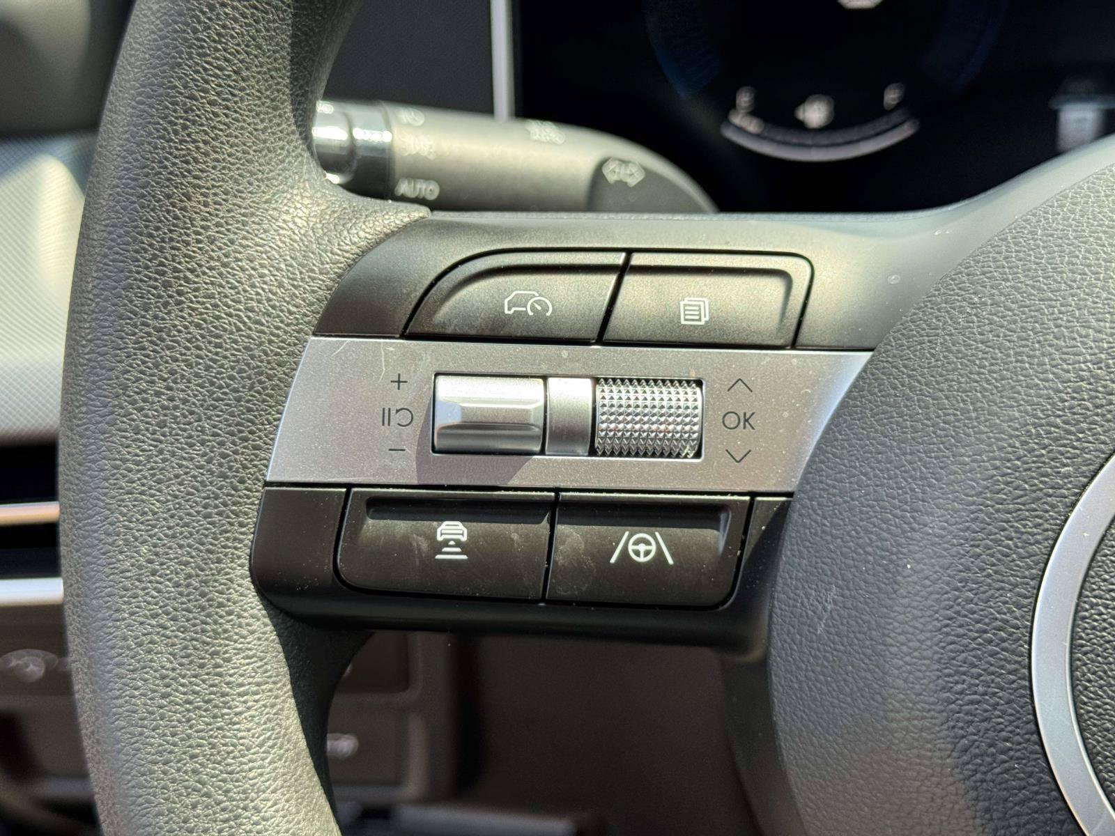 Used 2025 Hyundai Sonata SE FWD image 17