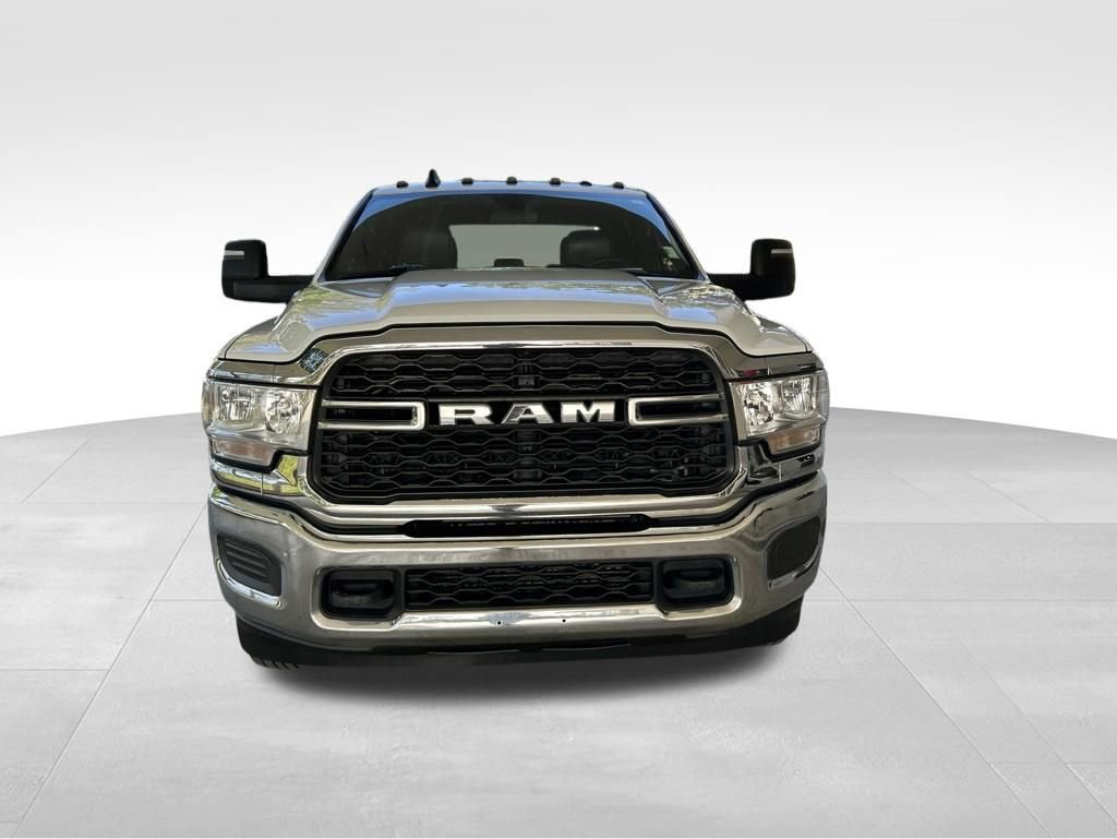 Used 2023 RAM 3500 Tradesman w/ Chrome Appearance Group AWD/4WD image 11