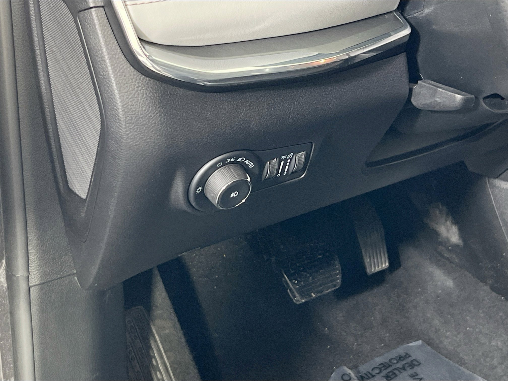 Used 2022 Jeep Compass Limited image 10