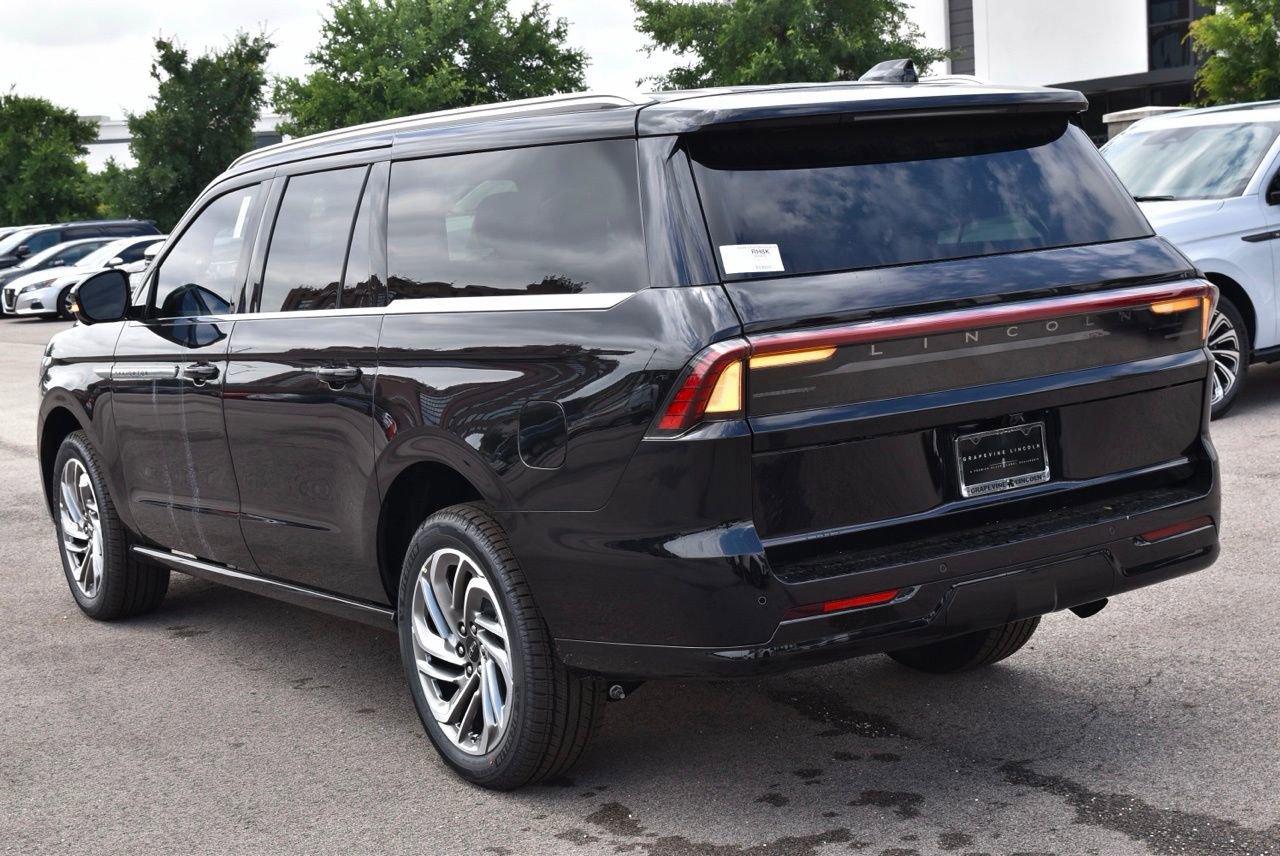 New 2026 Lincoln Navigator L Reserve AWD/4WD image 9