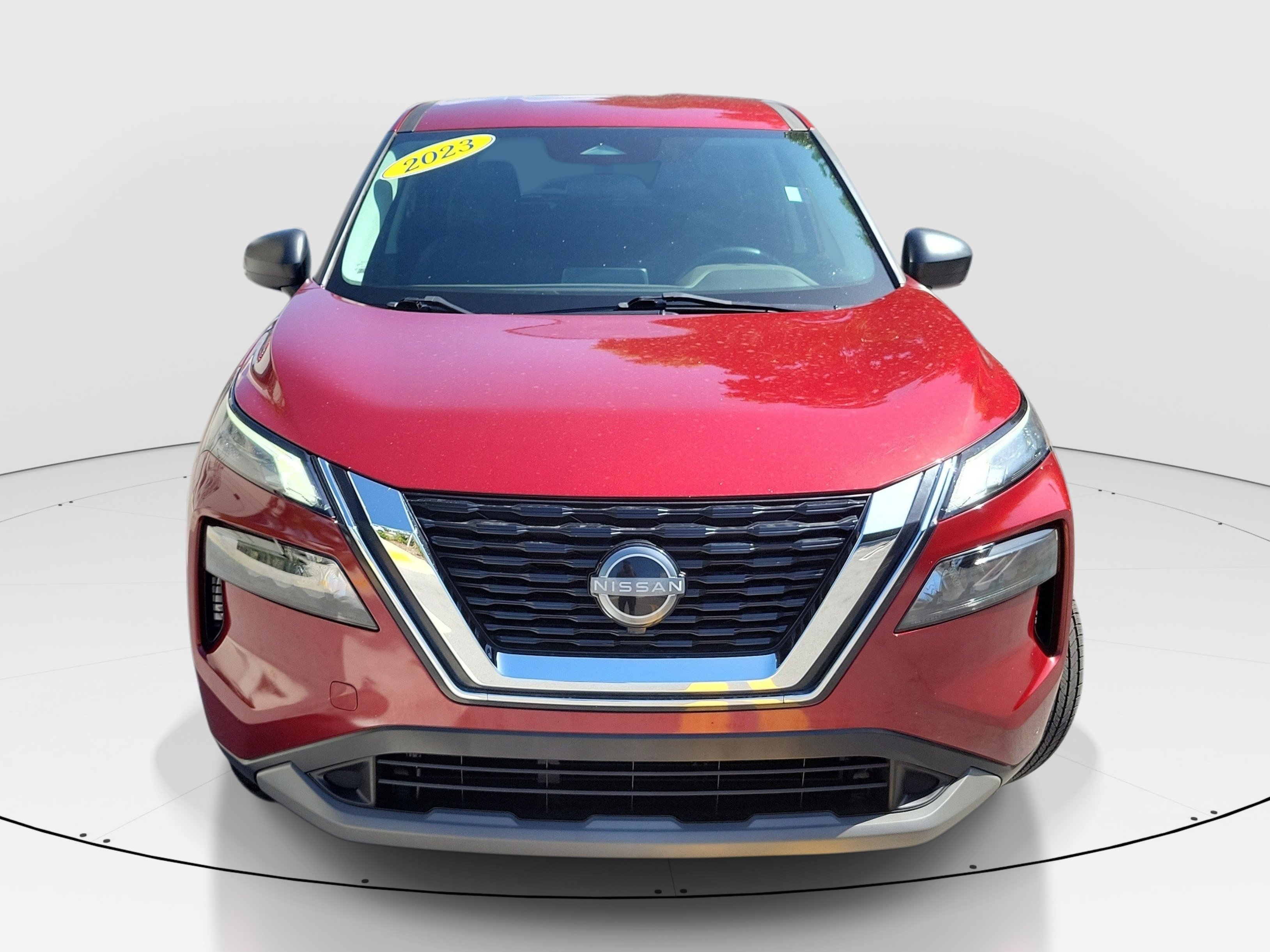 Used 2023 Nissan Rogue S AWD/4WD image 2