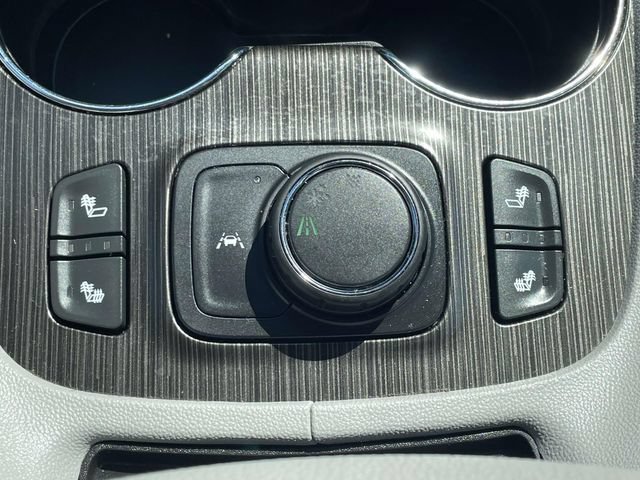 Used 2023 GMC Acadia SLT FWD image 32