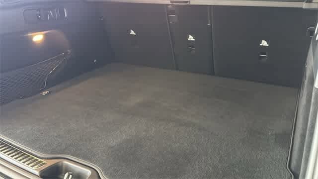 Used 2025 Mercedes-Benz GLC 300 4MATIC image 61
