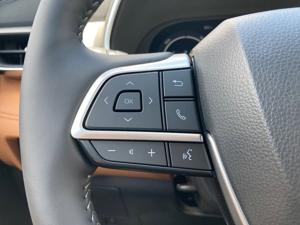 New 2026 Toyota Highlander Platinum AWD/4WD image 17