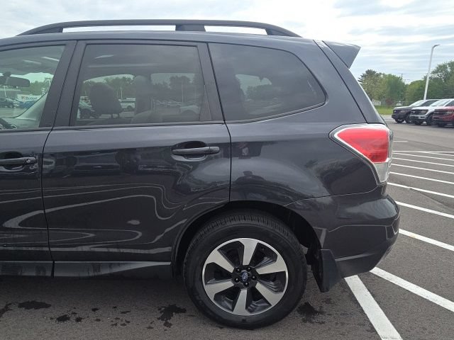 Used 2017 Subaru Forester 2.5i Premium w/ All-Weather Package AWD/4WD image 15