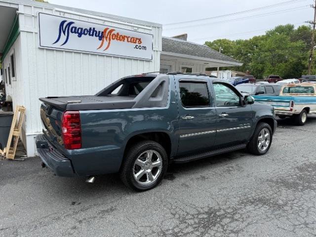 Used 2012 Chevrolet Avalanche LTZ AWD/4WD image 3