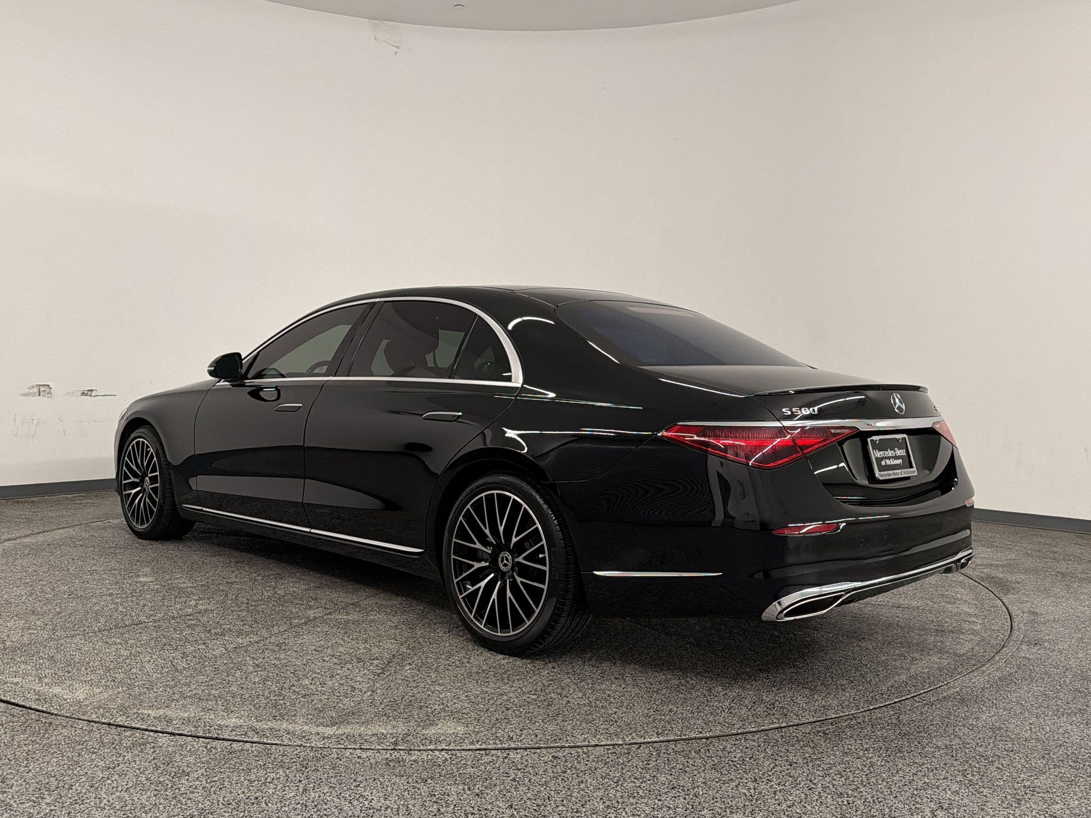 Certified 2023 Mercedes-Benz S 580 4MATIC Sedan image 3