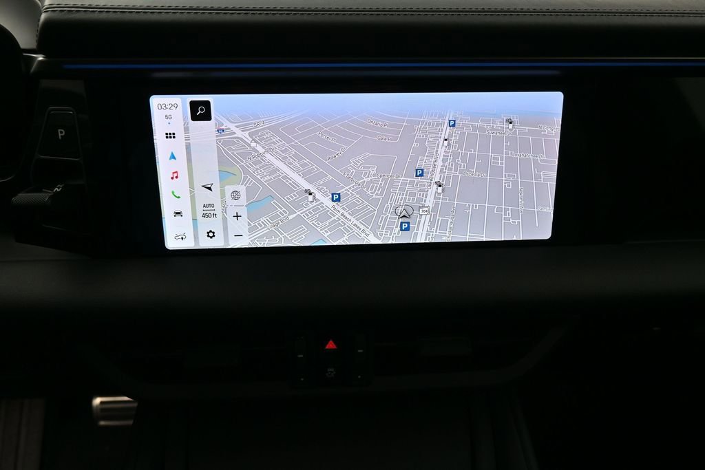 Certified 2025 Porsche Macan 4S Electric AWD/4WD image 21